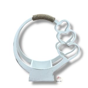 Kosz z sercami biały K-636