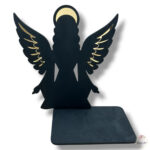 Czarny aniołek ze złotą plexi K-867